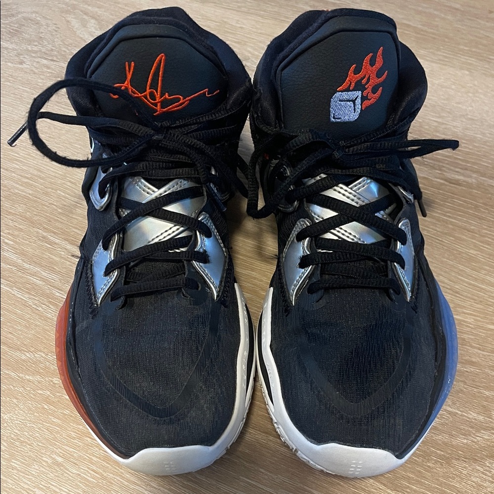 Nike Kyrie Infinity Fire and Ice shoes - Picture 2 of 10